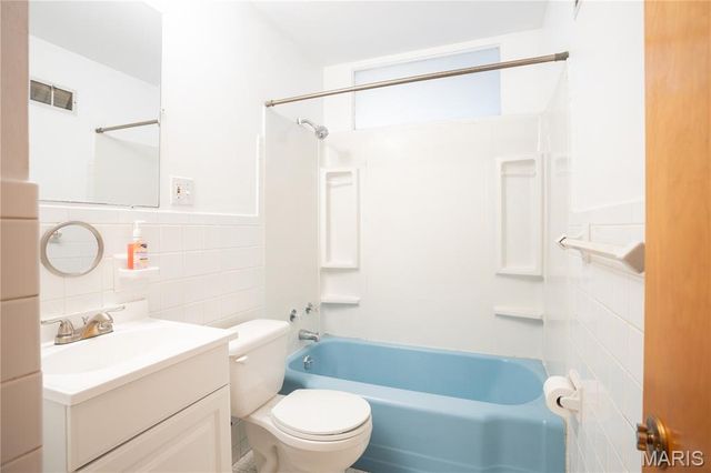 9855 Ione Lane, St Louis, MO 63123