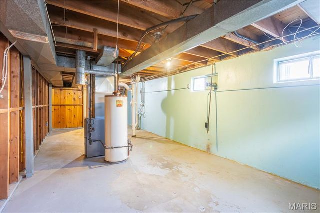 9855 Ione Lane, St Louis, MO 63123