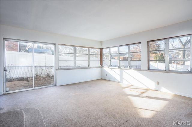 9855 Ione Lane, St Louis, MO 63123