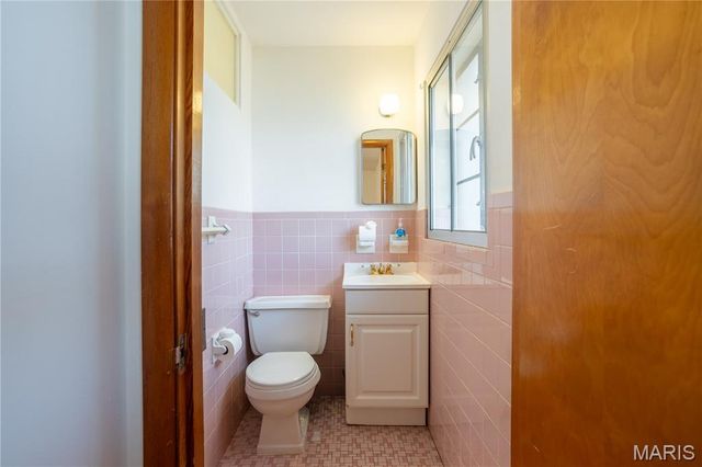 9855 Ione Lane, St Louis, MO 63123