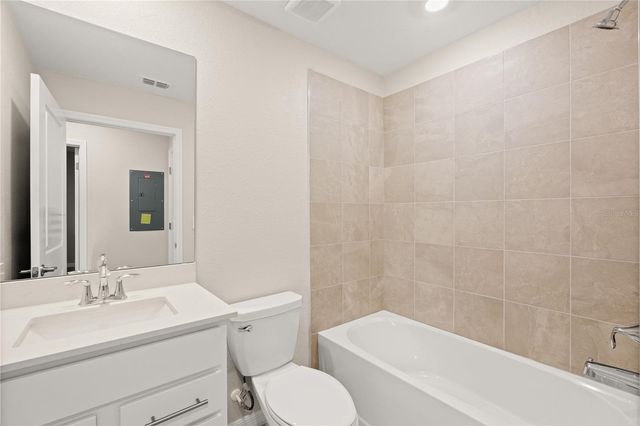 19015 SCALLOP LOOP 103, Lakewood Ranch, FL 34211