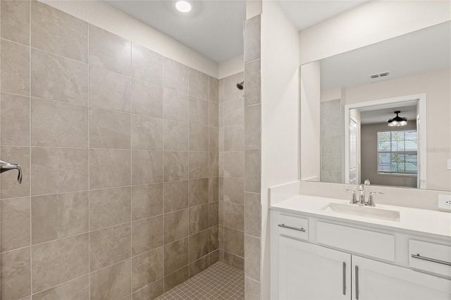 19015 SCALLOP LOOP 103, Lakewood Ranch, FL 34211