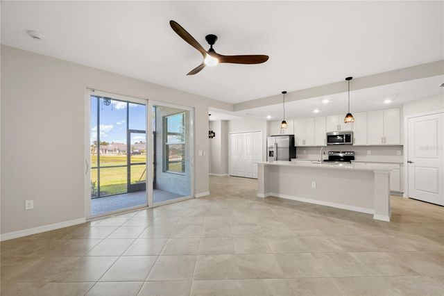 19015 SCALLOP LOOP 103, Lakewood Ranch, FL 34211