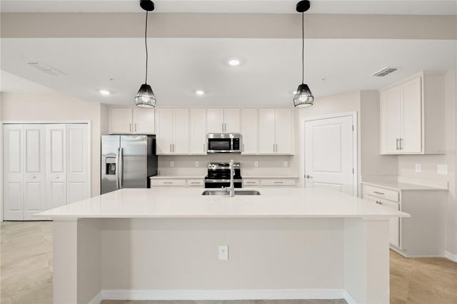 19015 SCALLOP LOOP 103, Lakewood Ranch, FL 34211