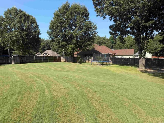 5600 Pear Tree Drive Drive, Hensley, AR 72206