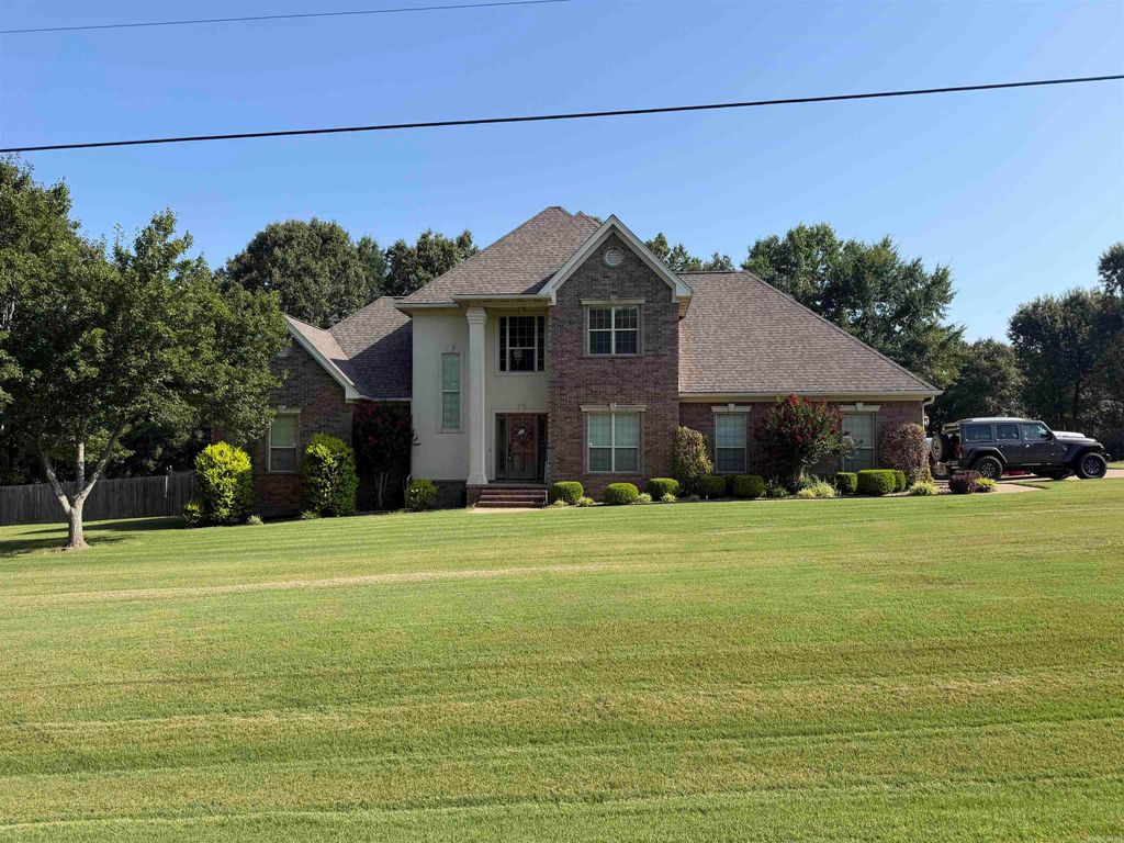 5600 Pear Tree Drive Drive, Hensley, AR 72206