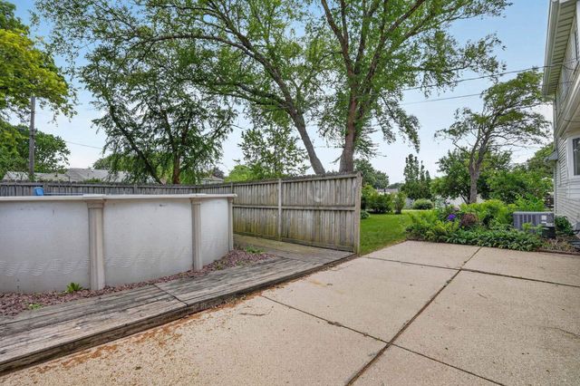 2509 Edgemont Avenue, Waterloo, IA 50702