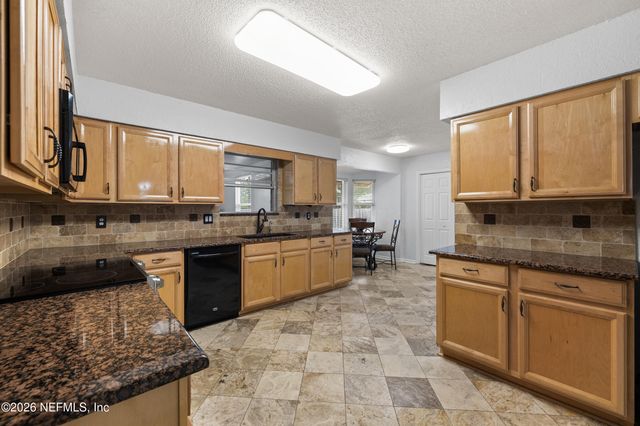 3383 CHRYSLER Drive, Jacksonville, FL 32257
