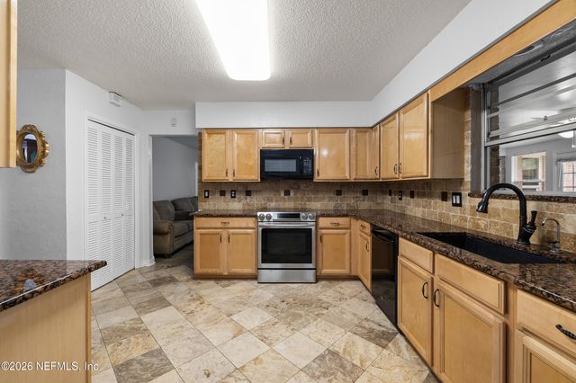 3383 CHRYSLER Drive, Jacksonville, FL 32257