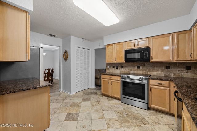 3383 CHRYSLER Drive, Jacksonville, FL 32257