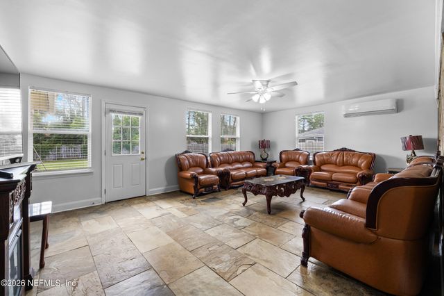 3383 CHRYSLER Drive, Jacksonville, FL 32257
