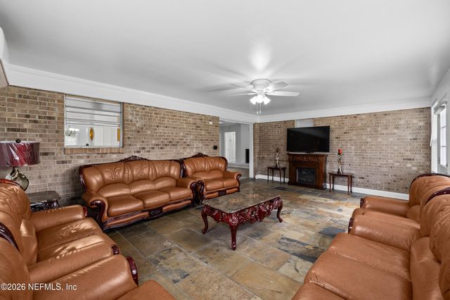 3383 CHRYSLER Drive, Jacksonville, FL 32257