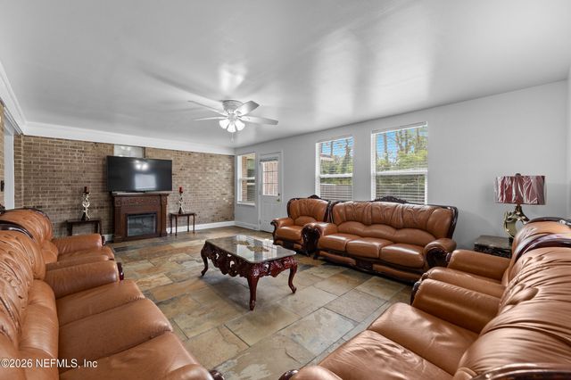 3383 CHRYSLER Drive, Jacksonville, FL 32257