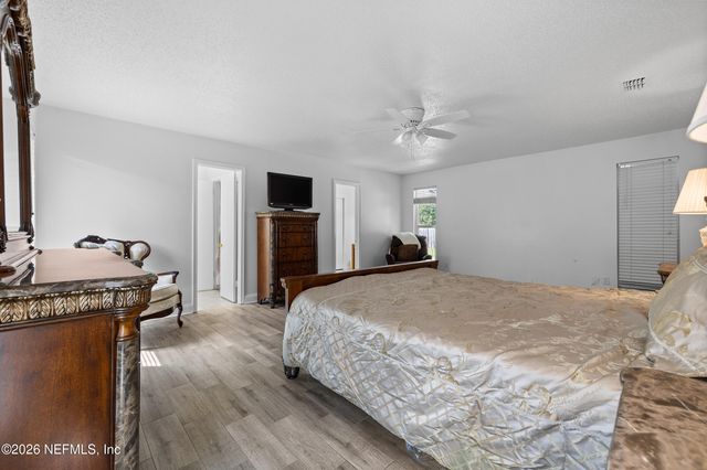 3383 CHRYSLER Drive, Jacksonville, FL 32257