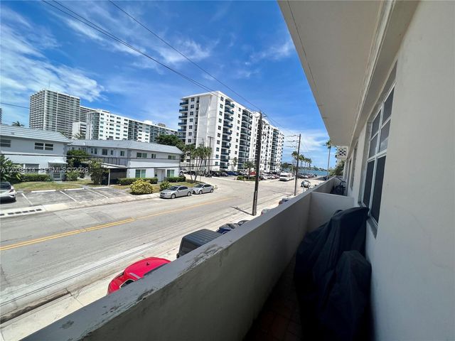 1880 S Treasure Dr 2G, North Bay Village, FL 33141