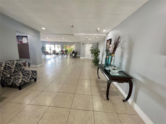 1880 S Treasure Dr 2G, North Bay Village, FL 33141