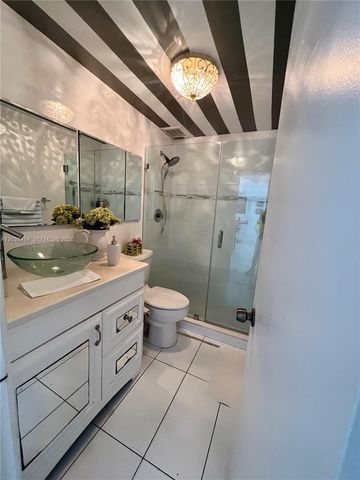 1880 S Treasure Dr 2G, North Bay Village, FL 33141
