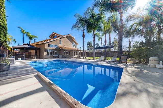 30354 Falcon Point Court, Murrieta, CA 92563