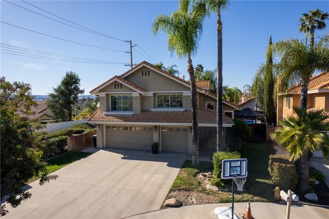 30354 Falcon Point Court, Murrieta, CA 92563