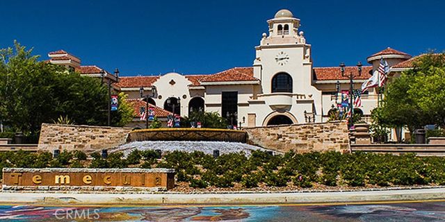 30354 Falcon Point Court, Murrieta, CA 92563