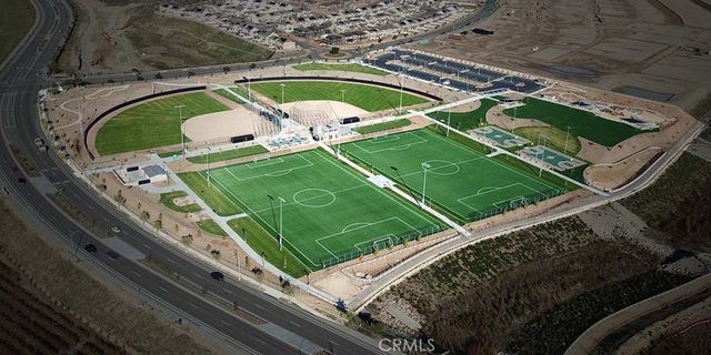 30354 Falcon Point Court, Murrieta, CA 92563