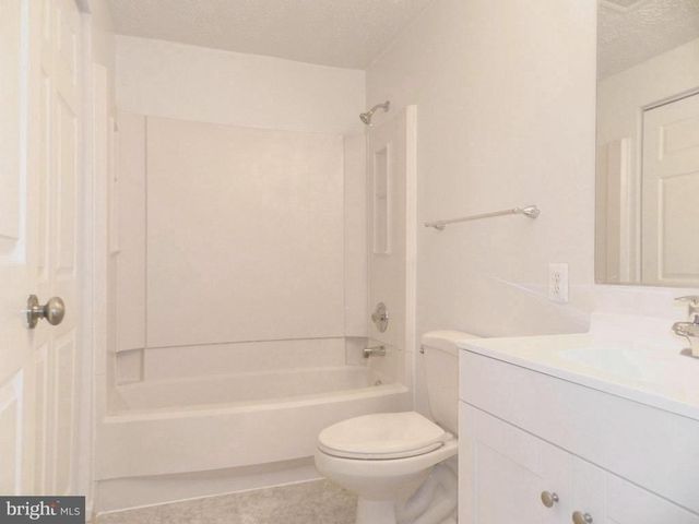 10605 HOLLEYBROOKE DR, Spotsylvania, VA 22553