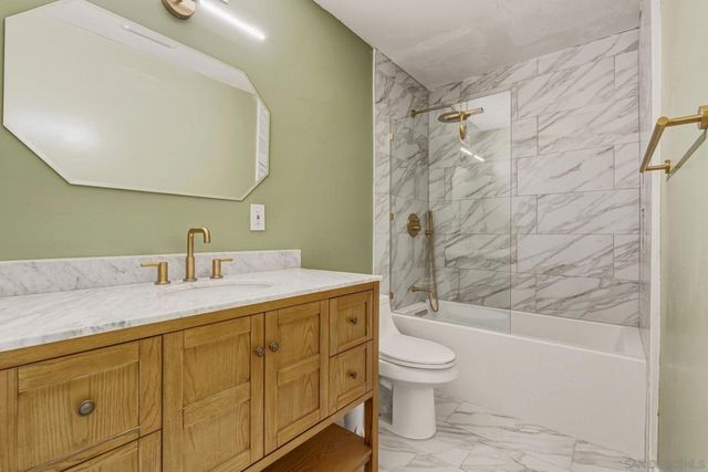 8553 Gardena Rd, Lakeside, CA 92040