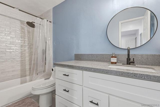 8553 Gardena Rd, Lakeside, CA 92040