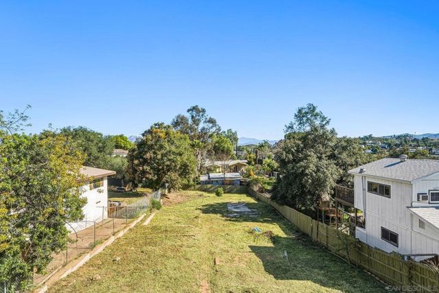 8553 Gardena Rd, Lakeside, CA 92040