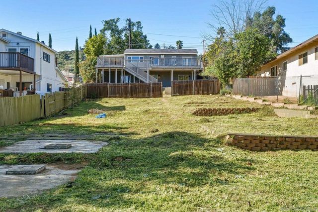 8553 Gardena Rd, Lakeside, CA 92040