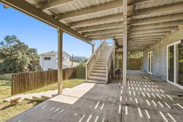 8553 Gardena Rd, Lakeside, CA 92040