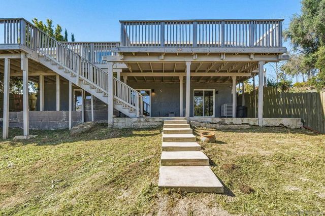 8553 Gardena Rd, Lakeside, CA 92040