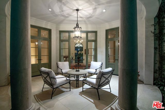 1270 Shadow Hill Way, Beverly Hills, CA 90210
