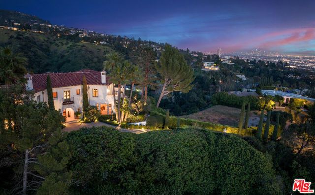 1270 Shadow Hill Way, Beverly Hills, CA 90210