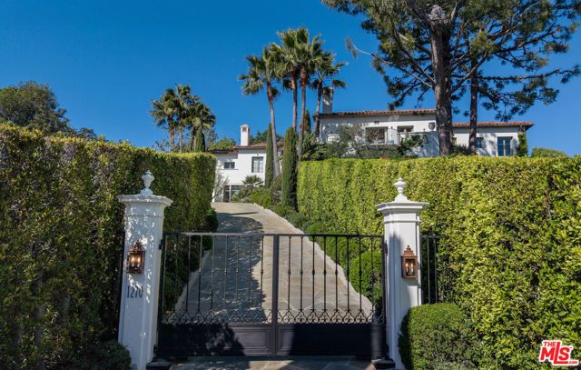 1270 Shadow Hill Way, Beverly Hills, CA 90210
