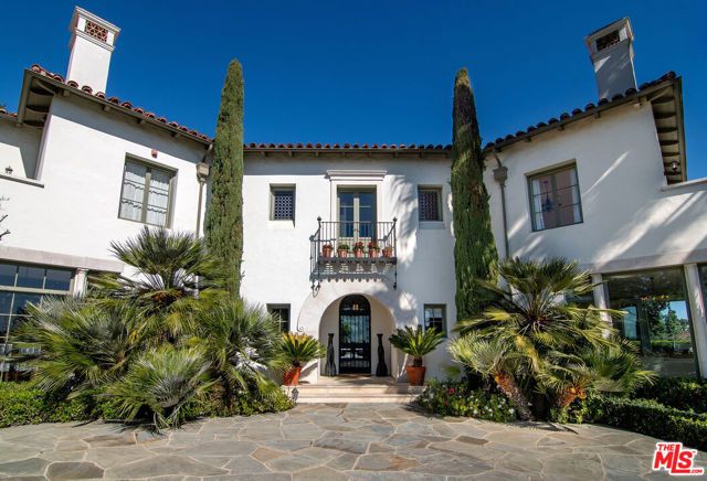 1270 Shadow Hill Way, Beverly Hills, CA 90210