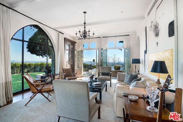 1270 Shadow Hill Way, Beverly Hills, CA 90210