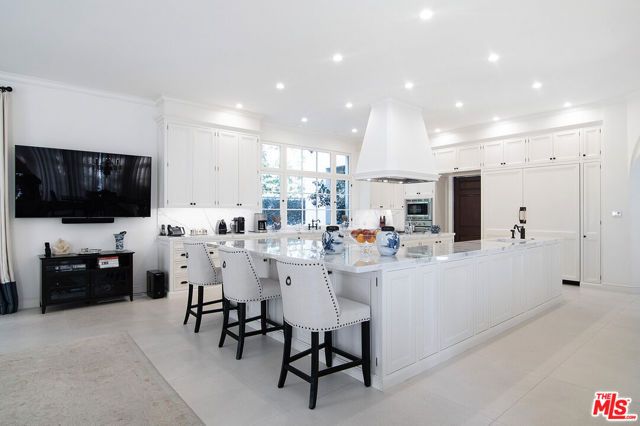 1270 Shadow Hill Way, Beverly Hills, CA 90210
