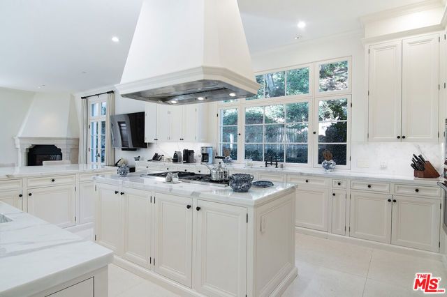 1270 Shadow Hill Way, Beverly Hills, CA 90210