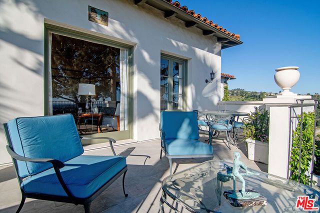 1270 Shadow Hill Way, Beverly Hills, CA 90210