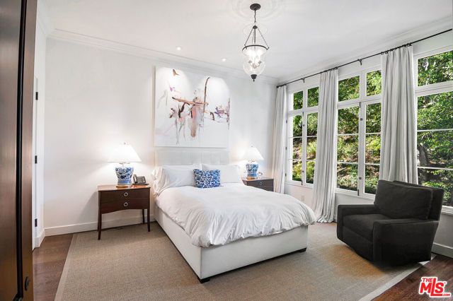1270 Shadow Hill Way, Beverly Hills, CA 90210
