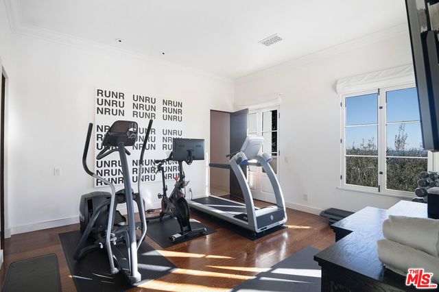 1270 Shadow Hill Way, Beverly Hills, CA 90210