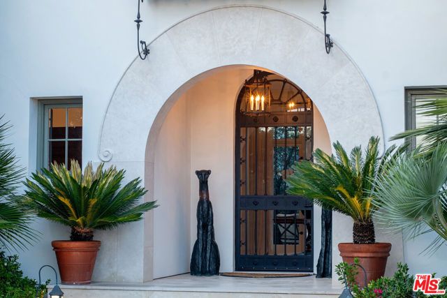 1270 Shadow Hill Way, Beverly Hills, CA 90210