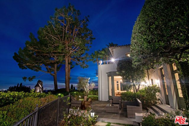 1270 Shadow Hill Way, Beverly Hills, CA 90210