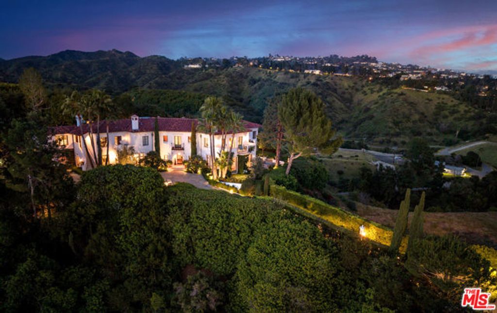 1270 Shadow Hill Way, Beverly Hills, CA 90210