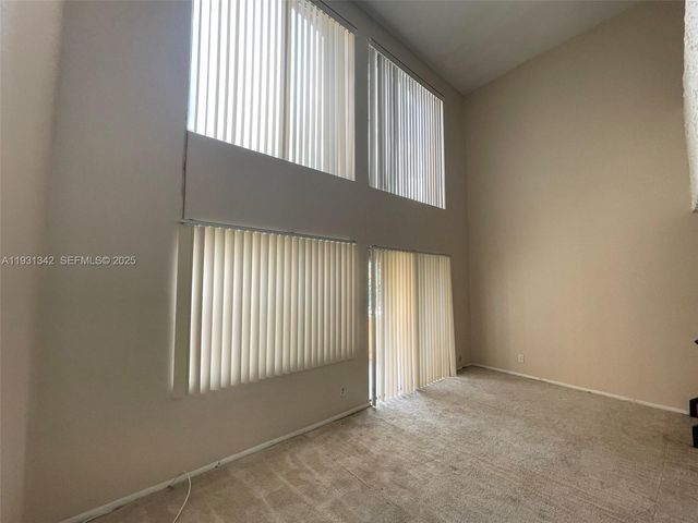 18111 NW 68th Ave H206, Hialeah, FL 33015