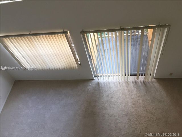 18111 NW 68th Ave H206, Hialeah, FL 33015