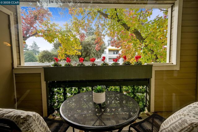 2550 Oak Rd. 209, Walnut Creek, CA 94596