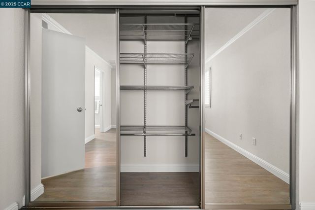 2550 Oak Rd. 209, Walnut Creek, CA 94596