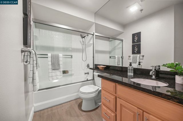 2550 Oak Rd. 209, Walnut Creek, CA 94596